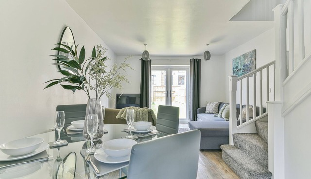 Beautiful New House Derby For 5 Guests, Great for Family, Contractors, NHS Staff