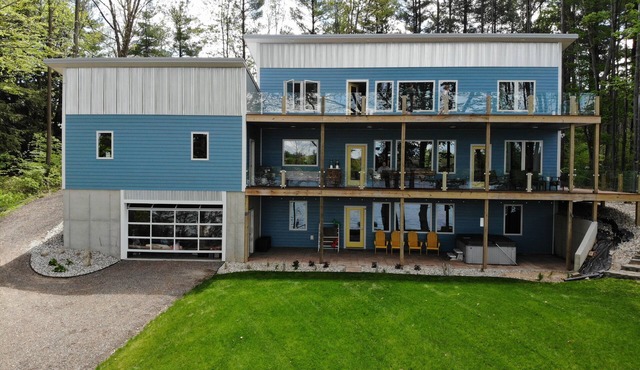 Beautiful New Lake House: Perfect For Extended Family Vacation