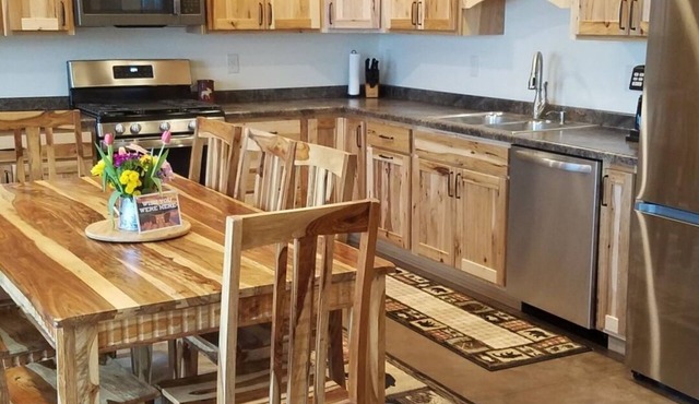 Beautiful New Lakefront Northwoods Cabin