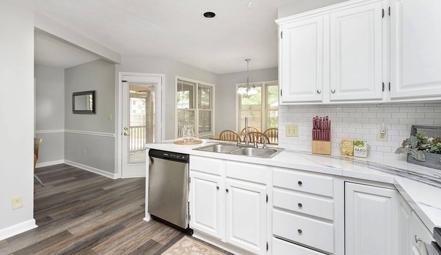 Beautiful New Remodel - Perfect For Mid Term Stays
