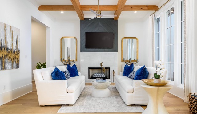 Beautiful New Townhome! Outdoor Kitchen, Near L'auberge and LSU