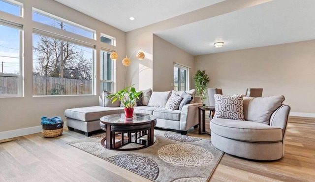 Beautiful new upscale Boise Bench home!