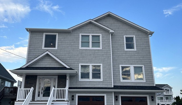 Beautiful new home with heated pool on a lagoon