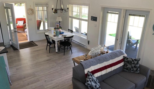 Beautiful NEW vacation rental/Entrance to National Park walk to the beach