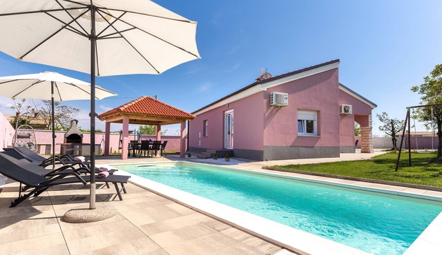 Beautiful new Villa with private pool near the sea perfect for relaxing vacation