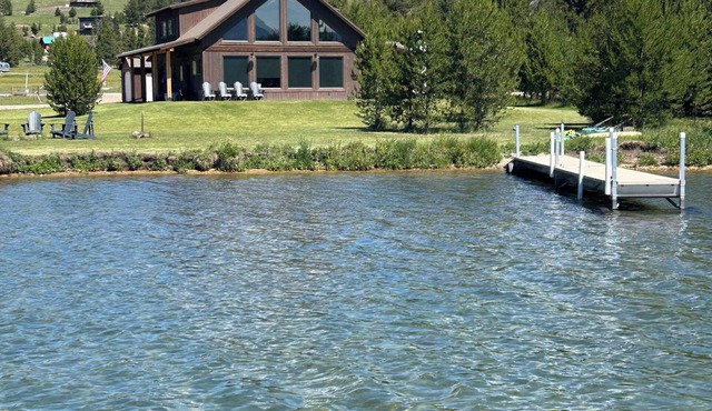 Beautiful New Waterfront Cabin with Sauna!