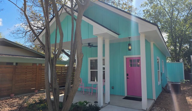 Beautiful Newly Constructed Tiny Home in the Heart of Old Town.