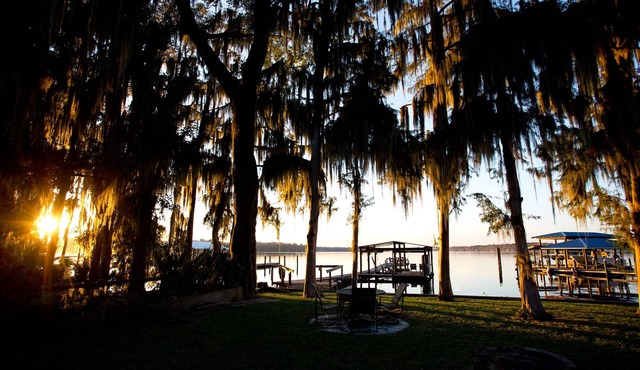 Beautiful Newly Remodeled Home on River with Dock!n