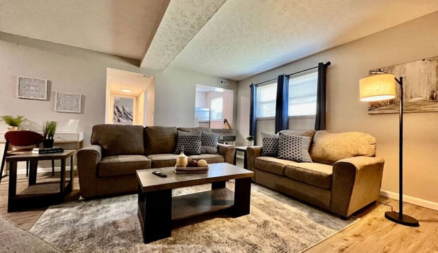 Beautiful, newly remodeled apartment in Middletown