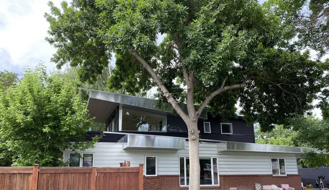 Beautiful newly remodeled home in North Boulder close to everything