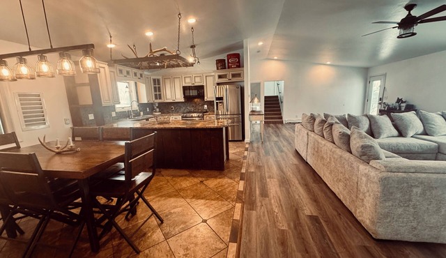 Beautiful Newly remodeled LG home Clse to Mesa Verde Nat Parks Trails Mtn Views
