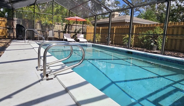 Beautiful, newly renovated ranch with private pool, 25 minutes from the beach.