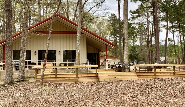 Beautiful, Newly Renovated LakeFront Home-Pet Friendly