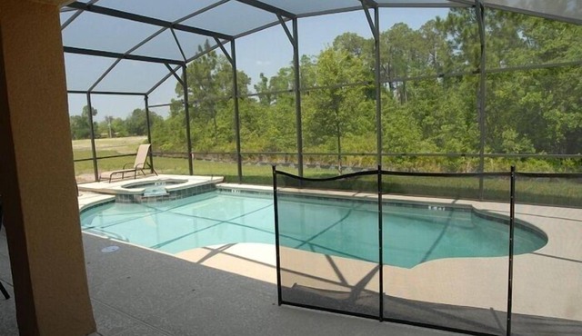 Beautiful Newly Renovated 6 Bed Pool Home