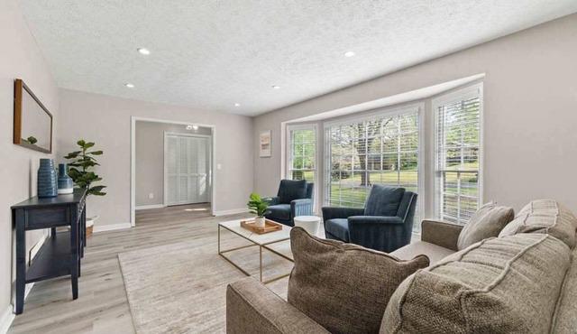 Beautiful Newly-Renovated Home in Indian Hills