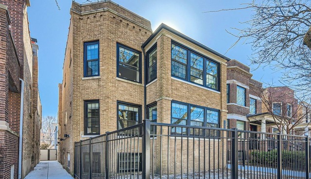 Beautiful Newly Renovated 3BR/2BA in the Heart of Andersonville