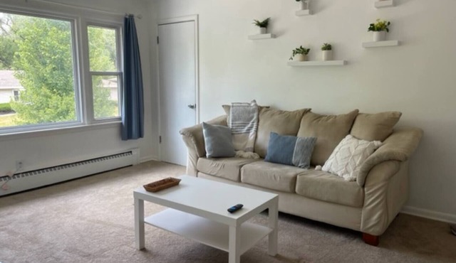Beautiful, Newly-Renovated 2-Bedroom Apartment in Madison