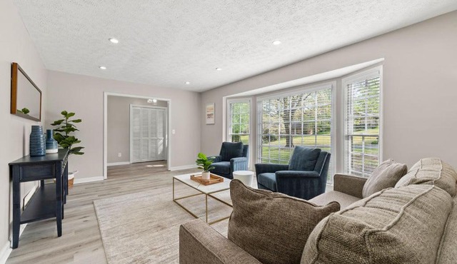 Beautiful Newly-Renovated Home in Indian Hills