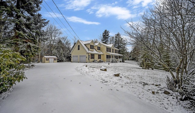 Beautiful Newly Updated Pocono House!