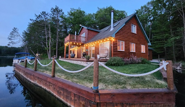 Beautiful, newly updated lake house. Right on a gorgeous Loon Lake!