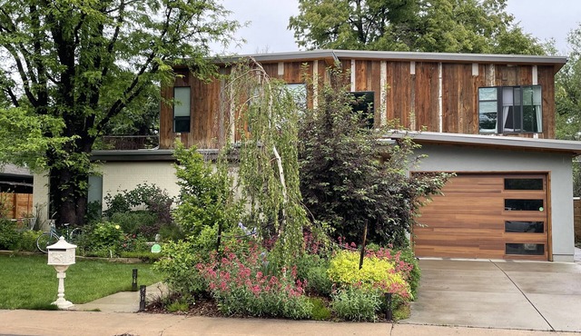 Beautiful newly updated home in Boulder! Entrance on side of house up stairs.