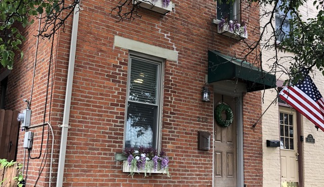 Beautiful Newport home close to EVERYTHING! Walk to the Levee & Dwntwn Cincinnat