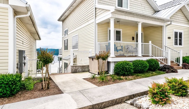 Beautiful Norris Lake Condo in Deerfield Resort With Views That Can't Be Beat!