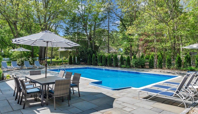 Beautiful North Fork Home Minutes from the Beach, Wineries, Restaurants,...