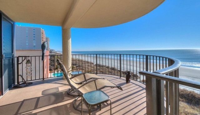 Beautiful Ocean Front 3 Bedroom!