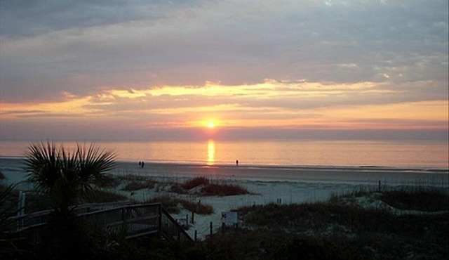 Beautiful! Ocean View 2BR 2BA Villa - Steps from Beach
