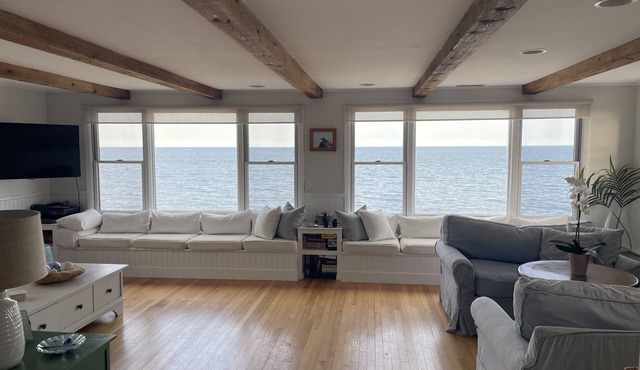 Beautiful Ocean Beachfront 3 Bedroom Home