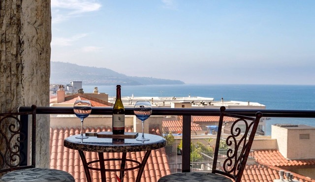 Beautiful Ocean Front Unit in South Redondo Beach
