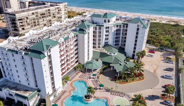 Beautiful Ocean Front Condo - Vacation Resort in Cocoa Beach - Great pool