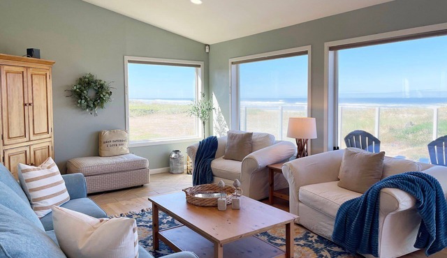 Beautiful Ocean Front Home! Sweeping Ocean Views!