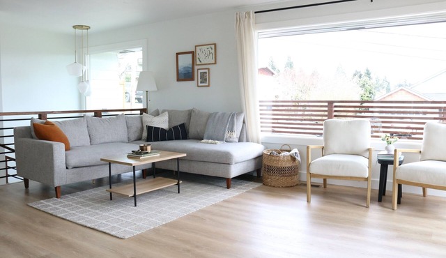 Beautiful ocean view home close to the airport