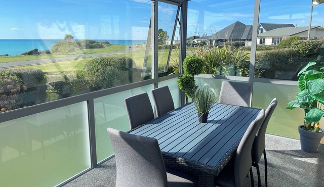 Beautiful ocean view from this lovely holiday home