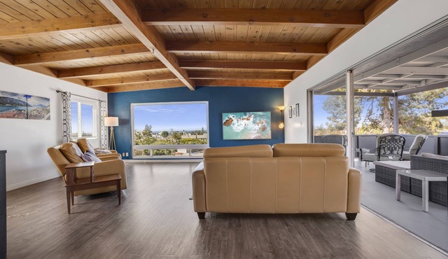 Beautiful Ocean View 3 Bedroom in Encinitas!