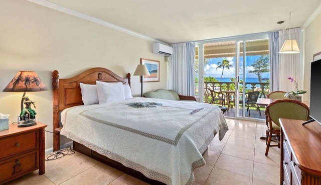 Beautiful OCEAN VIEW with free Parking & Top Floor