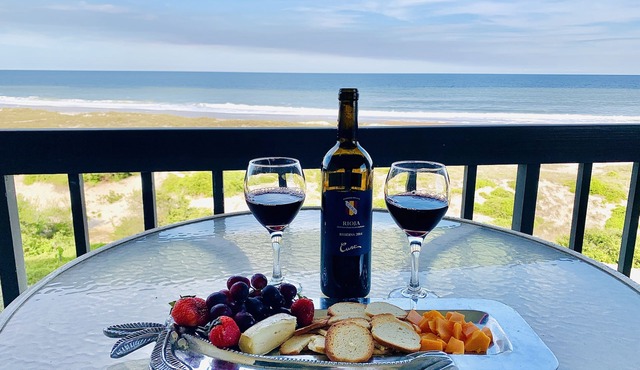 Beautiful Oceanfront Condo w/Breathtaking Beach Views~21 Yrs. of 5 Star Reviews