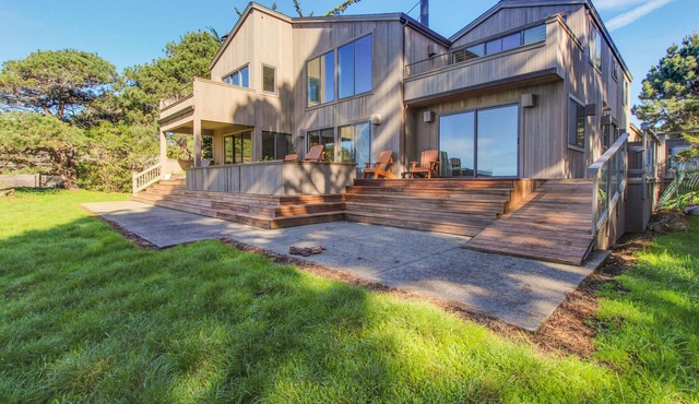 Beautiful Oceanfront Home with a Private Hot Tub, Bluff Views, & Shared Pool