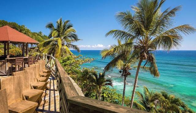 Beautiful Oceanfront Villa that sleeps up to 20 guests!