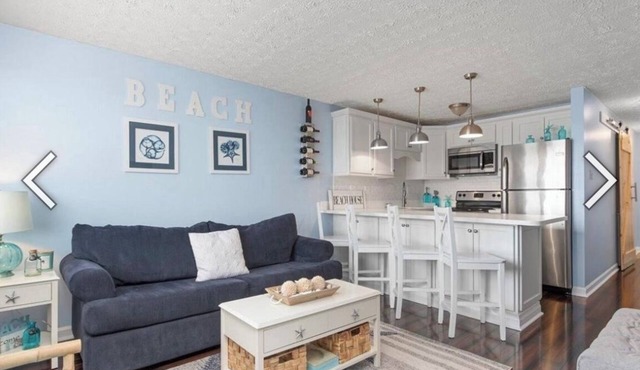 Beautiful Oceanside condo-everything needed for the perfect beach stay! North OC