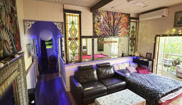 Beautiful old house by the river with balcony, massive yard, minutes to CBD