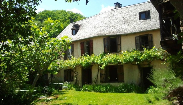 Beautiful old house with large terrace and view of the Ariege Pyrenees