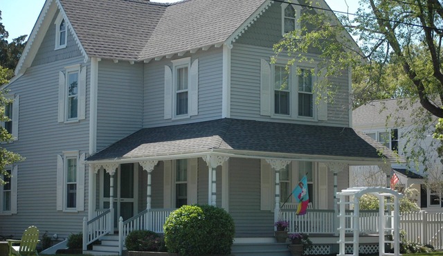 Beautiful Old Victorian With New, Fresh, Comfortable Inside. Easy Living