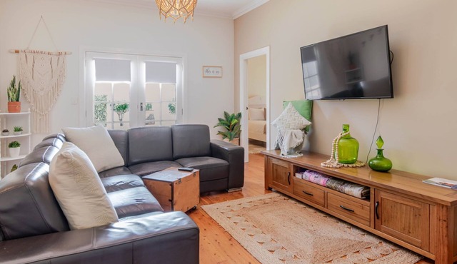 Beautiful on Bourke Street | Pet-Friendly Home