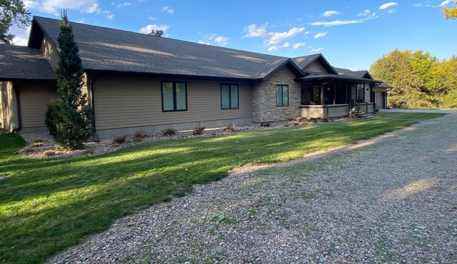 Beautiful "on the Loup River" - Betty's Bunkhouse!