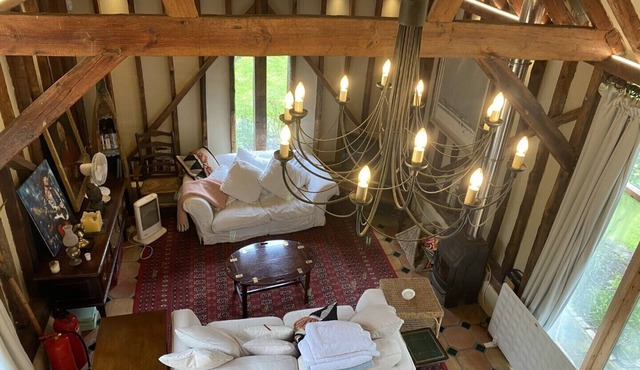 Beautiful one Bed Barn in national park 1 hr from London with small pool
