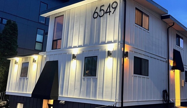 Beautiful One Bedroom Apartment In Ballard