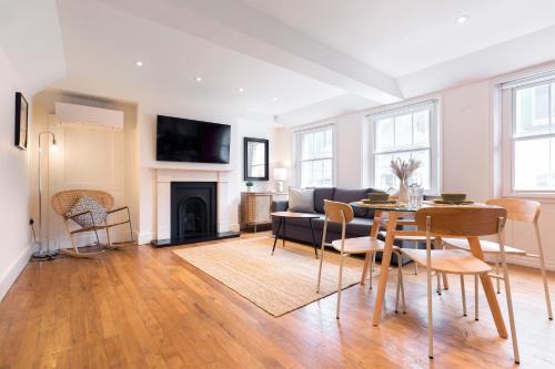 Beautiful One Bedroom Apartment in Soho